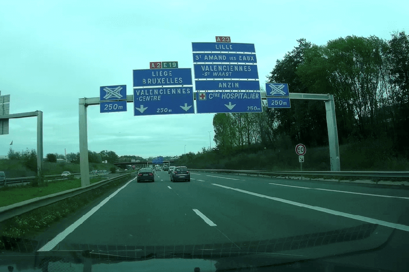 Blue signs in France. image 12 1
